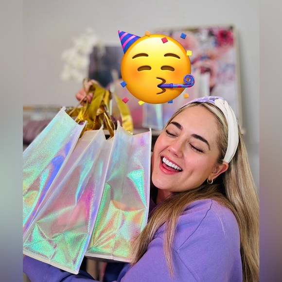 ⭐️NIA IS LIVE⭐️ - Picture 4 of 16